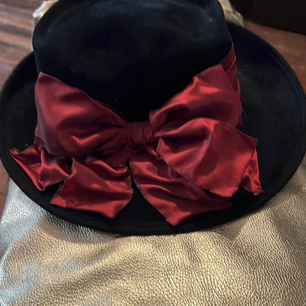 Toucan Collection New York Black/ red ribbon hat